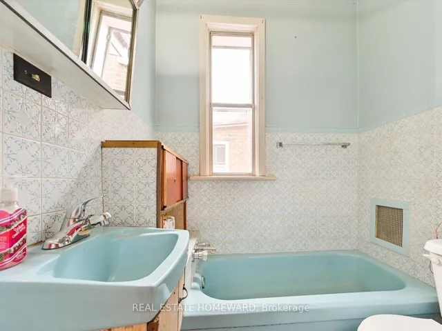 Additional image 10 of 249 Manning Ave