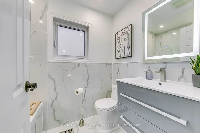 Additional image 32 of 96 royal palm Dr