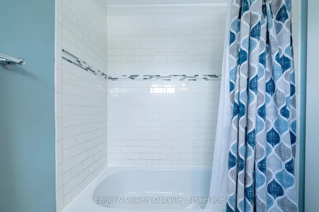 Additional image 17 of 1 Geraldine Crt