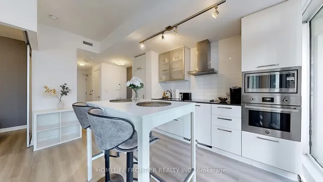 Additional image 8 of 12 York St Unit 411