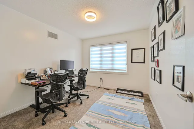 Additional image 32 of 27 Vista Green Cres