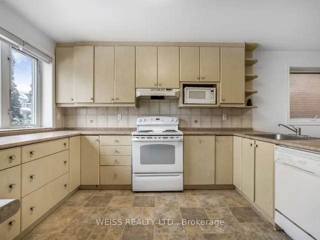 Additional image 17 of 98 Frontenac Ave