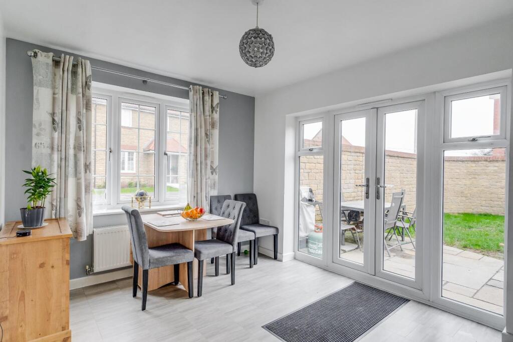 Additional image 4 of Family home in Yatton's popular Chestnut Park