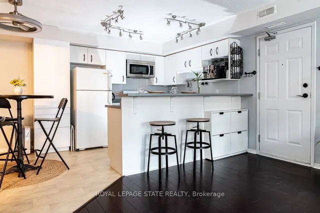 Additional image 12 of 2010 Cleaver Ave Unit 322