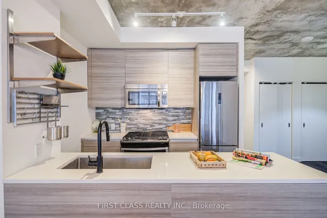 Additional image 16 of 111 Bathurst St Unit 912