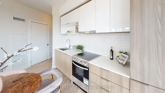 Additional image 4 of 159 Wellesley St Unit 1908