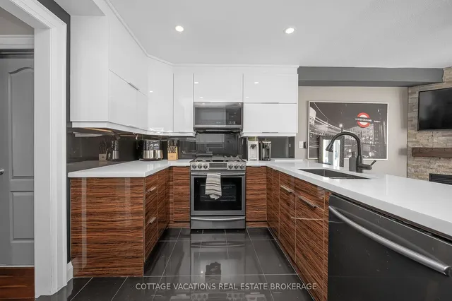 Additional image 9 of 2396 Emerson Dr