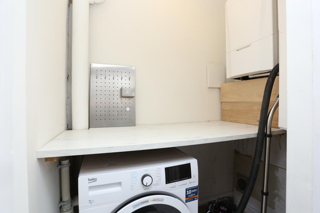 Additional image 26 of Hayes Wood Avenue, Bromley, BR2