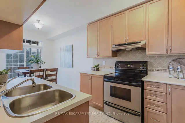 Additional image 7 of 6538 Opera Glass Cres