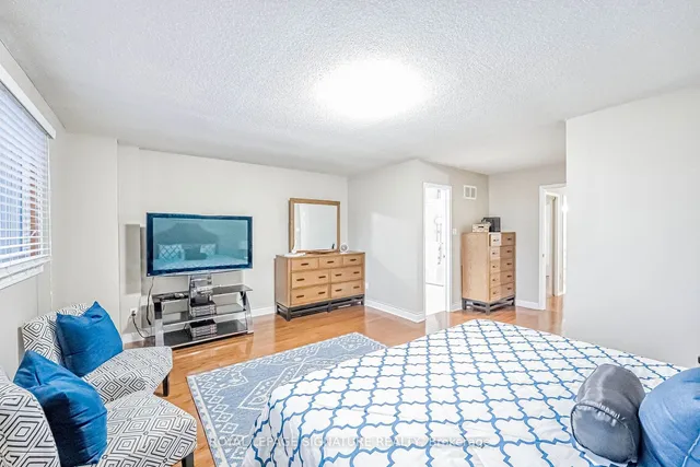 Additional image 29 of 554 Galaxy Crt