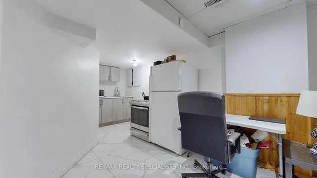 Additional image 12 of 18 Weather Vane Lane