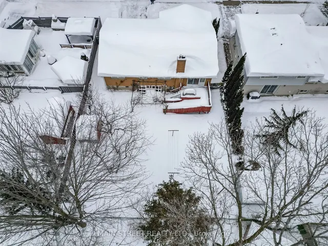 Additional image 32 of 92 Queenston Cres