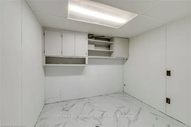 Additional image 40 of 2377 Barclay Rd