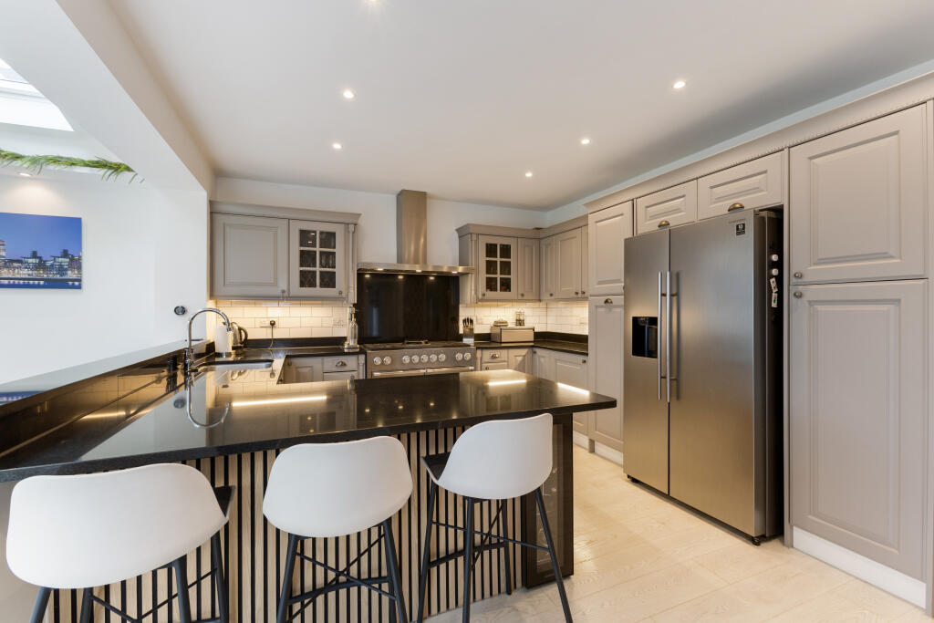 Additional image 7 of Station Road, Welham Green, AL9