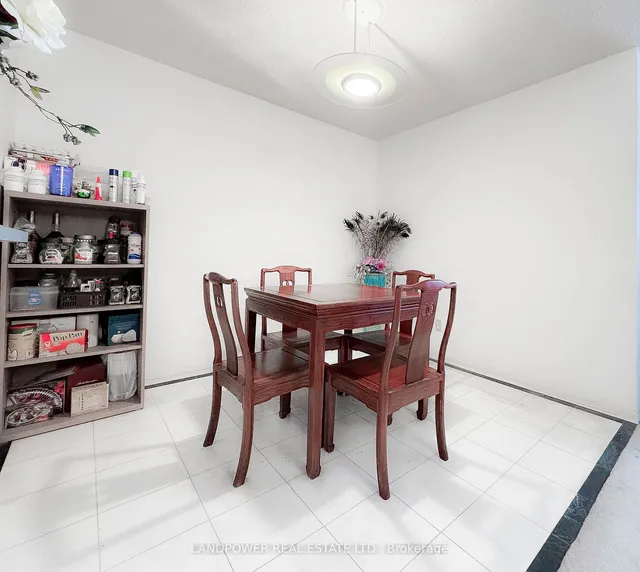 Additional image 2 of 175 Bamburgh Circ Unit 1205