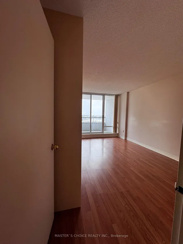 Additional image 32 of 350 Alton Towers Circ Unit 1005