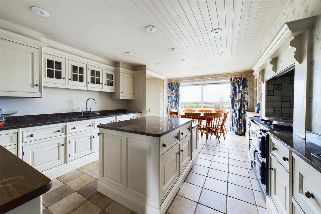 Additional image 13 of DETACHED | UPDATING | BADGWORTH