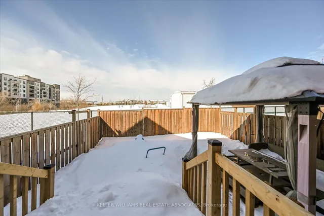 Additional image 34 of 1176 Duignan Cres