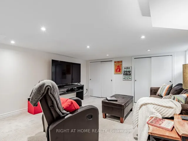 Additional image 25 of 98 Douglas Ave