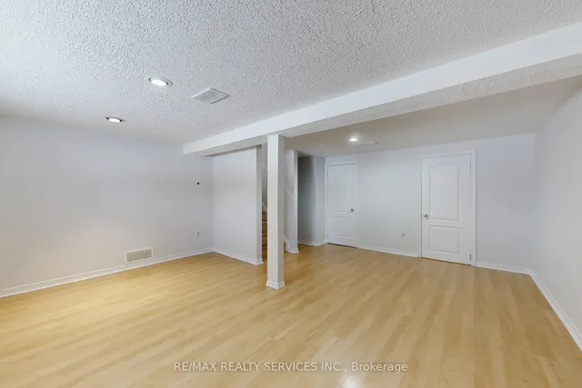 Additional image 39 of 7 Geneva Cres