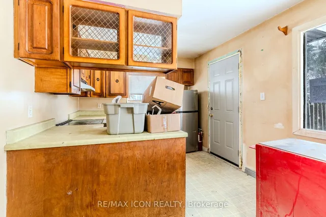 Additional image 10 of 263 Fergus Ave