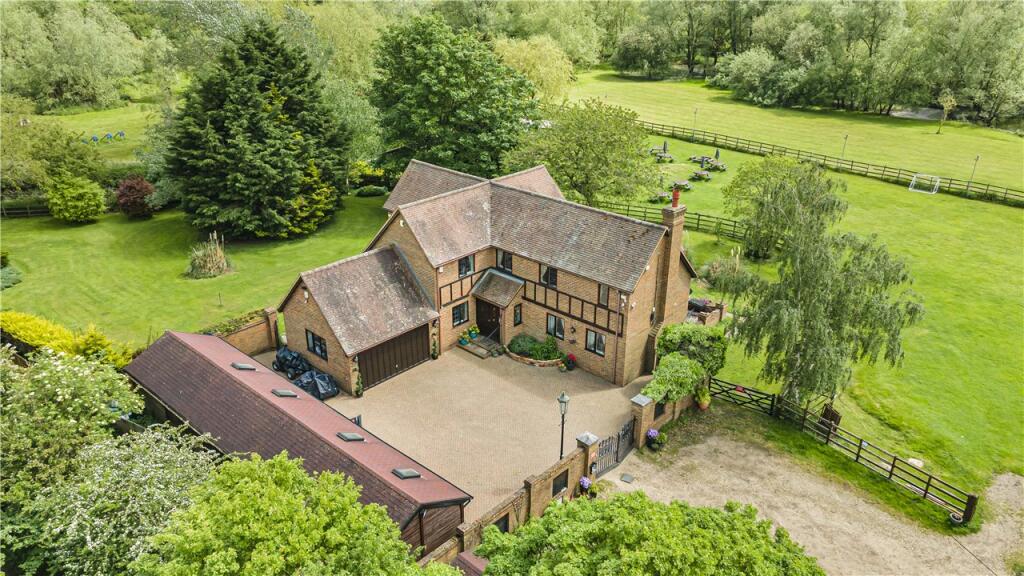 Old Parkbury Lane, Colney Street, St. Albans, AL2