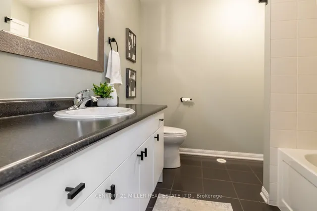 Additional image 13 of 894 Brassard Circ