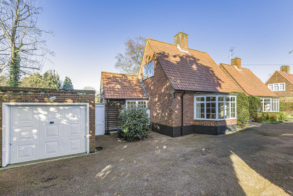 Elm Gardens, Welwyn Garden City, Hertfordshire, AL8