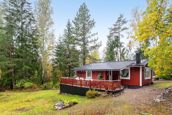 Lövhultsvägen 16, Uddens Fritidshusområde, Katrineholms kommun