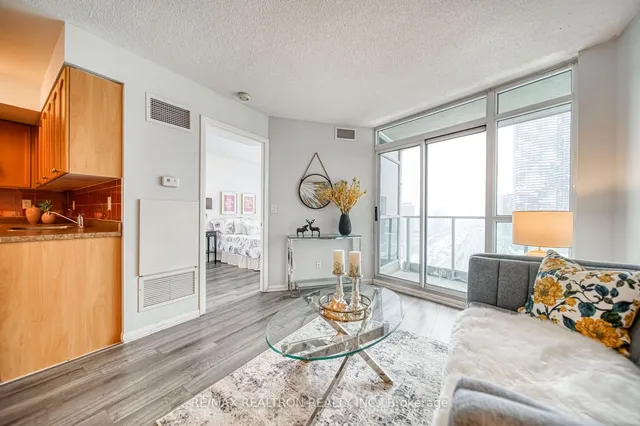 Additional image 18 of 18 Yonge St Unit 3109