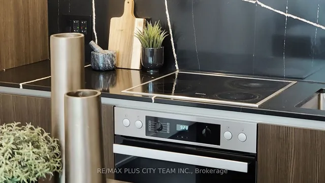 Additional image 10 of 35 Mercer St Unit 1613