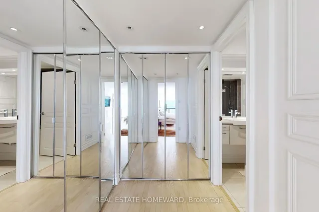 Additional image 30 of 65 Harbour Sq Unit 1404