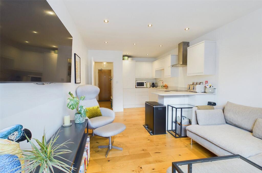 Additional image 4 of Restormel Lodge, 46-48 Southbourne Grove, Bournemouth, Dorset, BH6