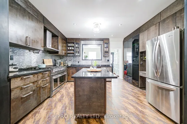 Additional image 11 of 683 Manning Ave