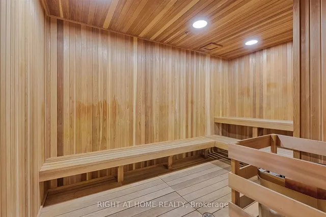 Additional image 31 of 36 Zorra St Unit 421