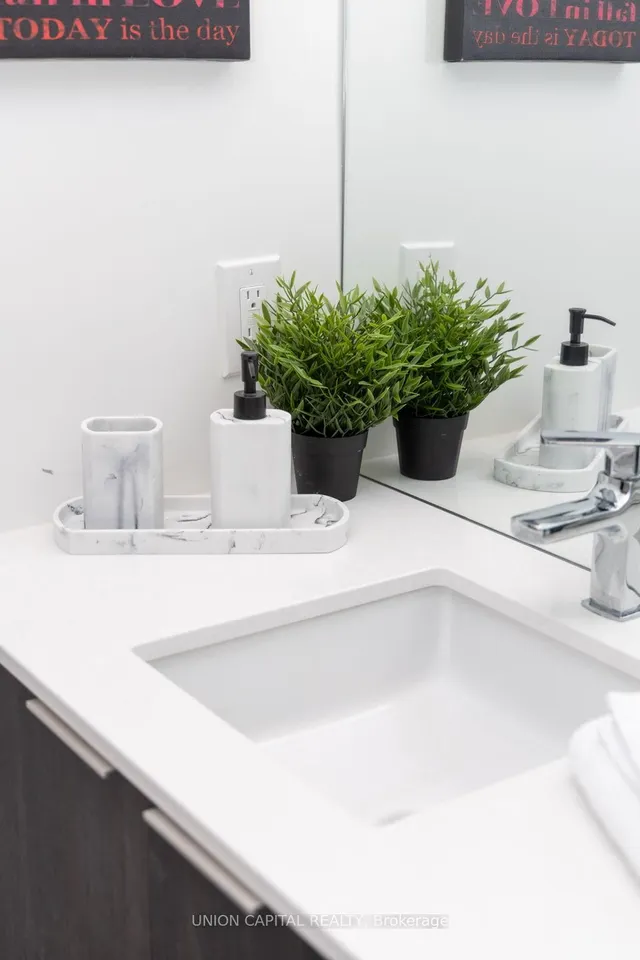 Additional image 12 of 158 Front St Unit 1313