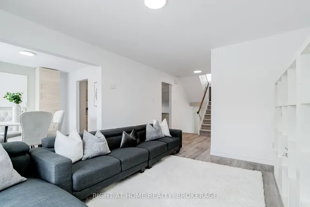 Additional image 31 of 703 Briar Cres