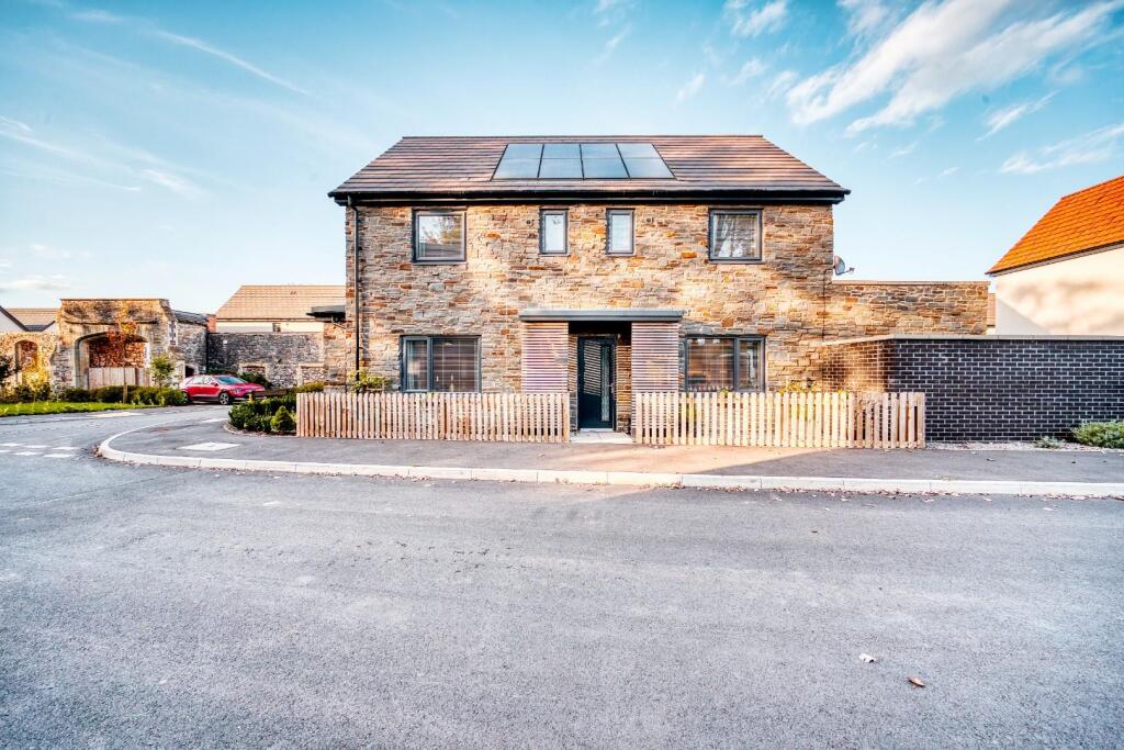 Executive four bedroom home on highly popular Court de Wyck development in Claverham
