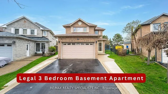 8 Drayglass Crt