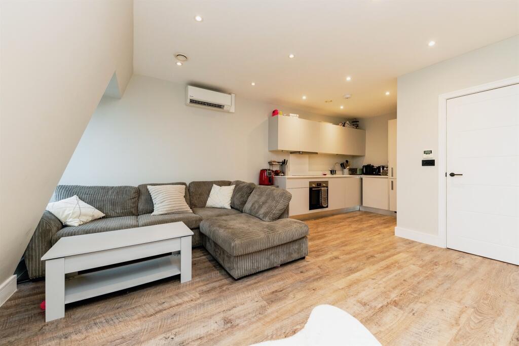 Additional image 7 of Parkway, Welwyn Garden City