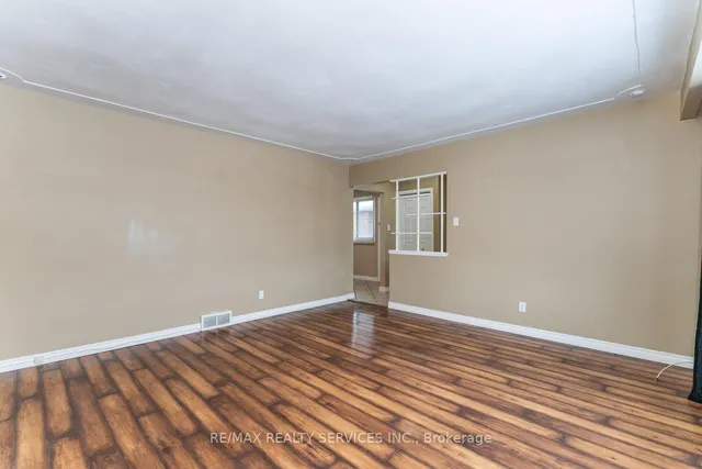 Additional image 8 of 32 Obermeyer Dr