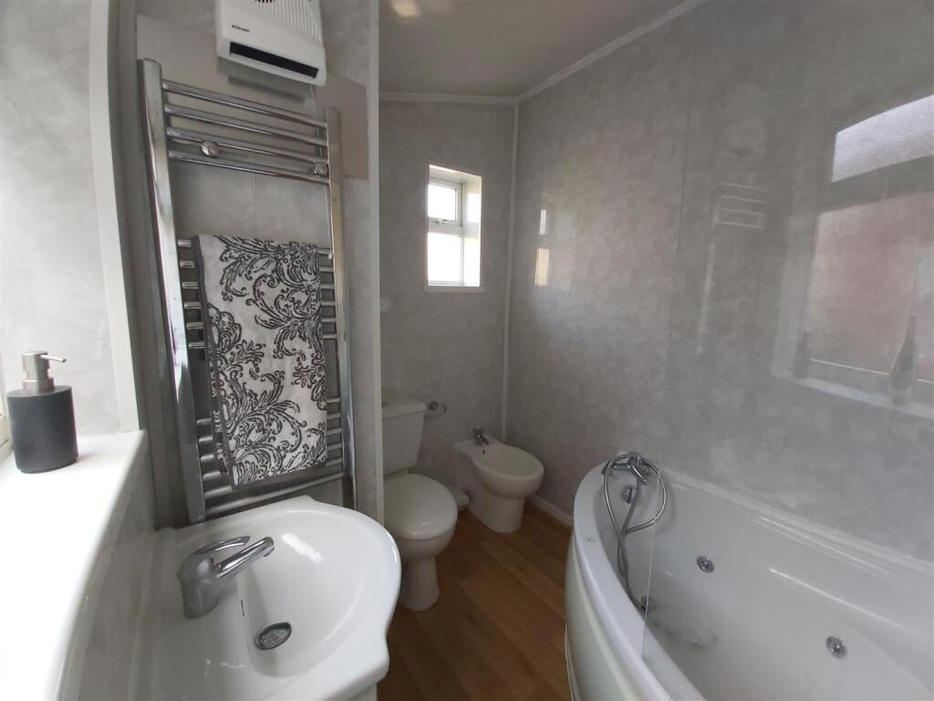 Additional image 7 of Next to University