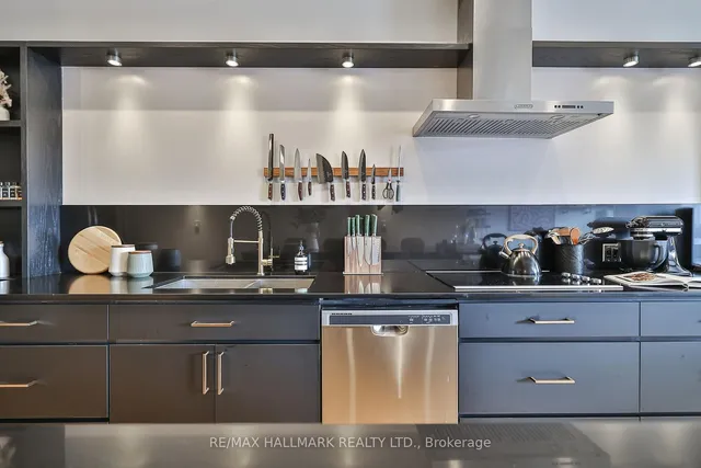 Additional image 6 of 326 Carlaw Ave Unit 215