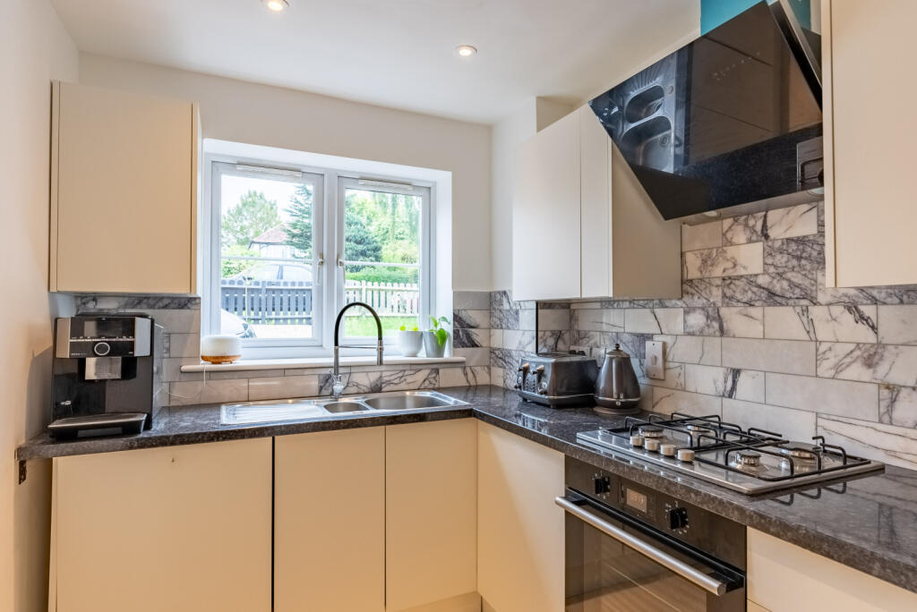 Additional image 7 of Mount Drive, Park Street, St. Albans, Hertfordshire, AL2