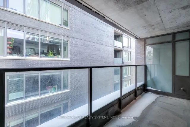 Additional image 22 of 111 Bathurst St Unit 523