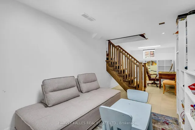 Additional image 38 of 440 Glengarry Ave