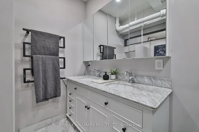 Additional image 25 of 326 Carlaw Ave Unit 215