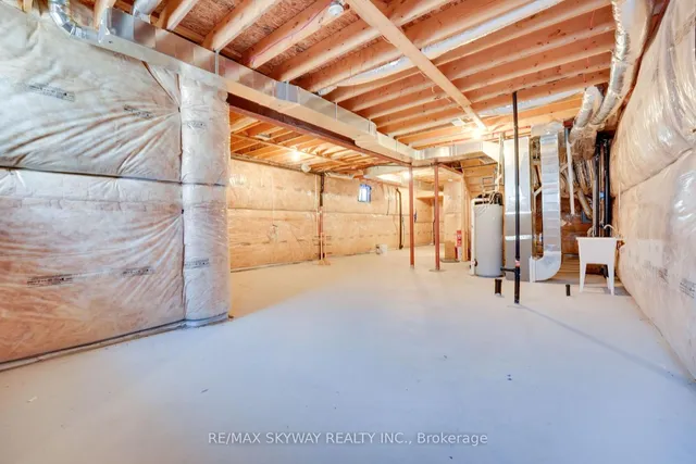 Additional image 33 of 516 Beckview Cres