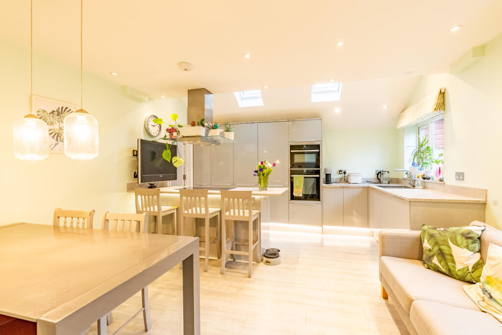 Additional image 5 of Holly Walk, Harpenden, Hertfordshire, AL5