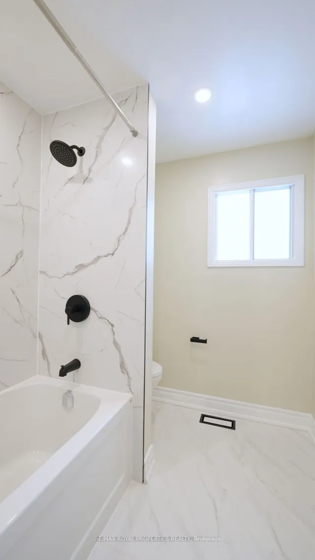 Additional image 37 of 3 Halfmoon Sq